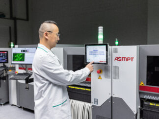 ASMPT SMT Line SIPLACE V with operator (2)